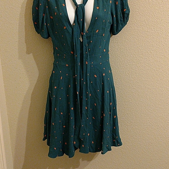 Free People dress, sleek- tailored fit - Picture 2 of 5